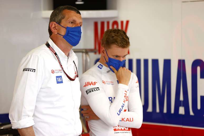 Guenther Steiner entende que é difícil, no momento, ter um norte-americano no grid da F1 