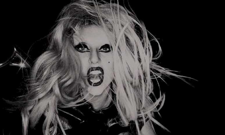 Gaga revela capa da edição comemorativa de 'Born This Way'