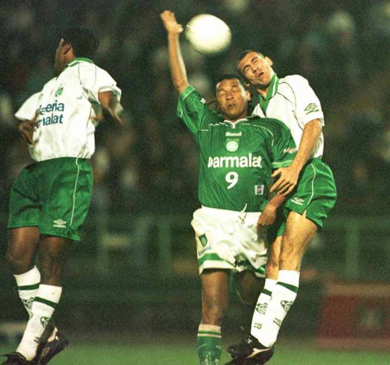 Nos anos 90, Palmeiras e Juventude foram patrocinados pela Parmalat (Foto: Cesar Greco/Palmeiras)