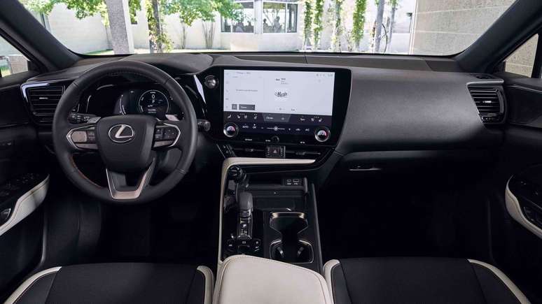Novo Lexus NX 2022: painel de instrumentos digital e central multimídia de até 14’’.