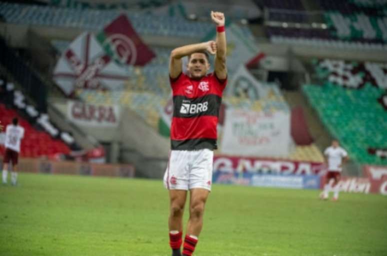 João Gomes celebrando gol no Fla-Flu(Foto: Alexandre Vidal / CRF)