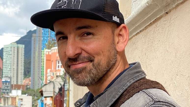 Ardila &eacute; natural de Bogot&aacute;, onde cultivou uma paix&atilde;o l&uacute;dica pela matem&aacute;tica