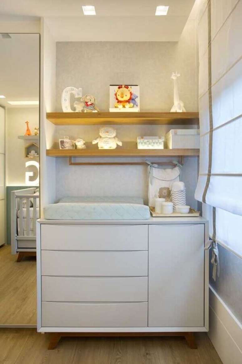 33. Decoração com cômoda para quarto de bebê planejado – Foto: Pinterest