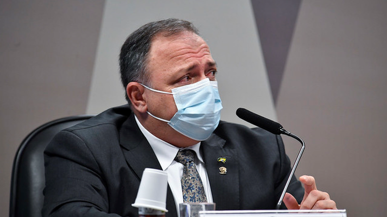 Então ministro Eduardo Pazuello lançou no AM aplicativo para facilitar prescrição de remédios cuja eficácia contra covid foi descartada por estudos científicos