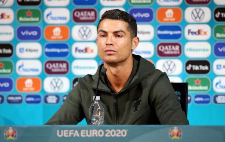 Cristiano Ronaldo busca saída da Juventus (Foto: HANDOUT / UEFA / AFP)