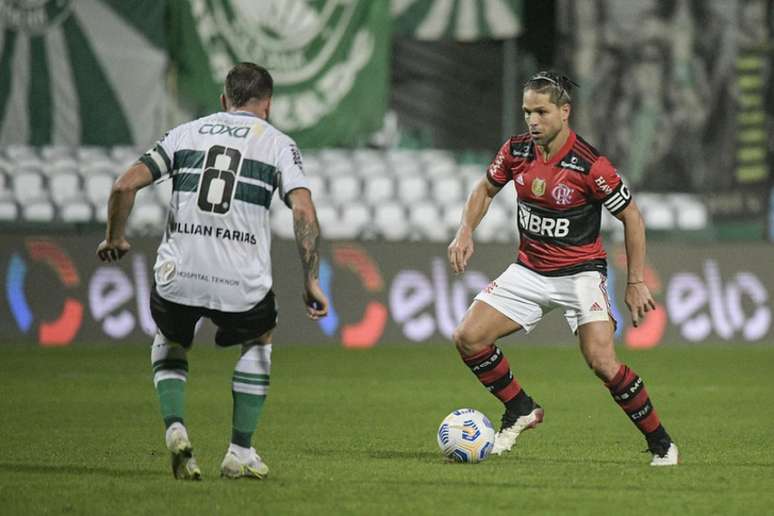 Na ida, o Flamengo venceu o Coritiba por 1 a 0, no Estádio Couto Pereira (Foto: Alexandre Vidal / Flamengo)