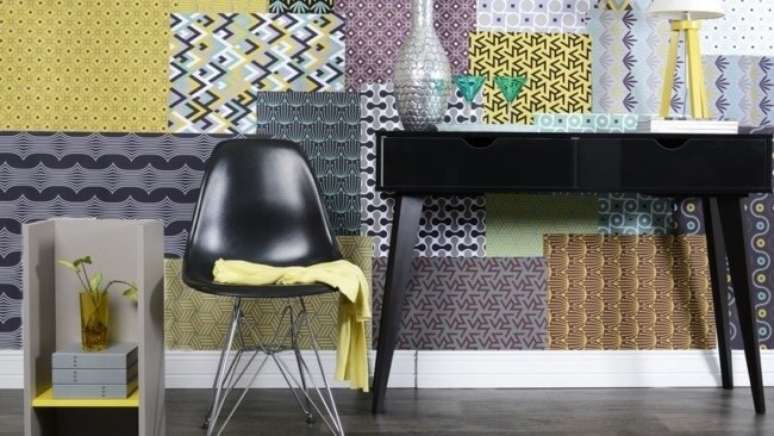 36. Aparador preto laqueado com gavetas. Fonte: Pinterest