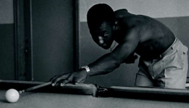 Pelé compartilhou foto jogando sinuca em 'campanha' para transformar o jogo em modalidade olímpica (Reprodução / Instagram)