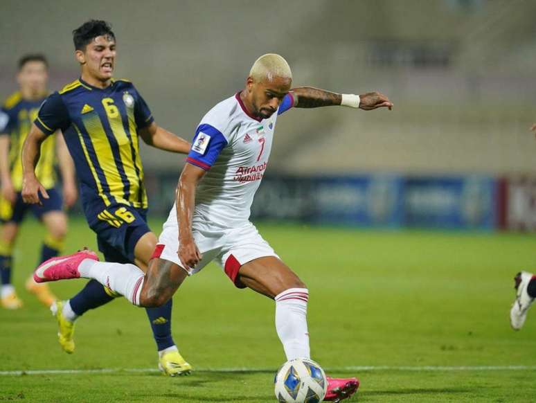 Caio Lucas fez boa temporada com a camisa do Sarjah (Divulgação / Sharjah FC)
