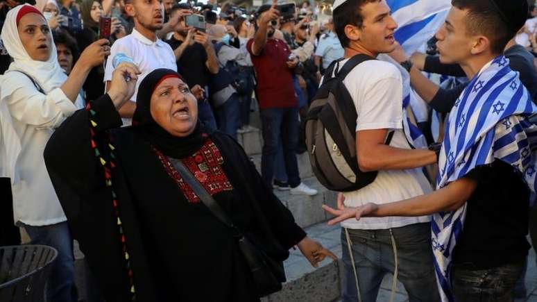Palestinos protestaram contra a marcha, que eles consideram uma provoca&ccedil;&atilde;o