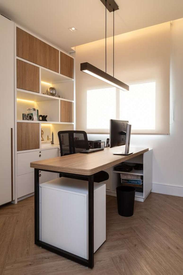 49. Arm&aacute;rio de escrit&oacute;rio com nichos para decorar o ambiente &ndash; Foto marina carvalho arquitetura