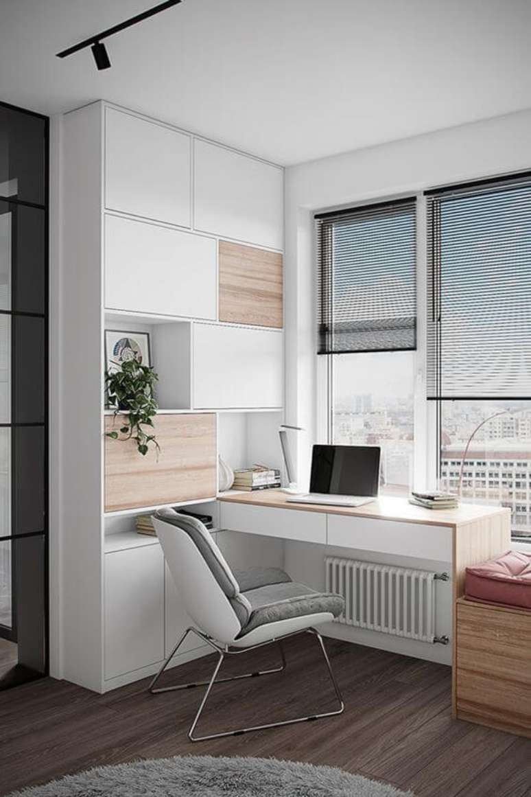 40. Arm&aacute;rio de escrit&oacute;rio branco e madeira &ndash; Foto Behance