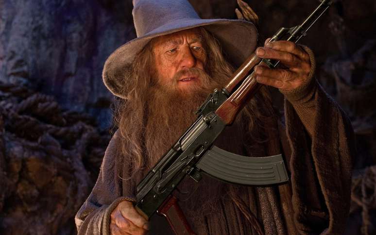 Gandalf com uma arma