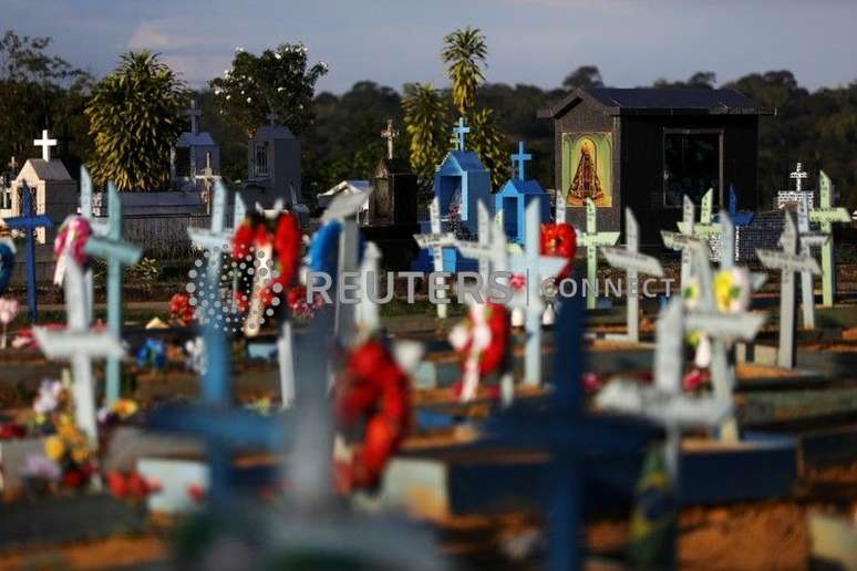 Cemitério em Manaus
 20/5/2021  REUTERS/Bruno Kelly