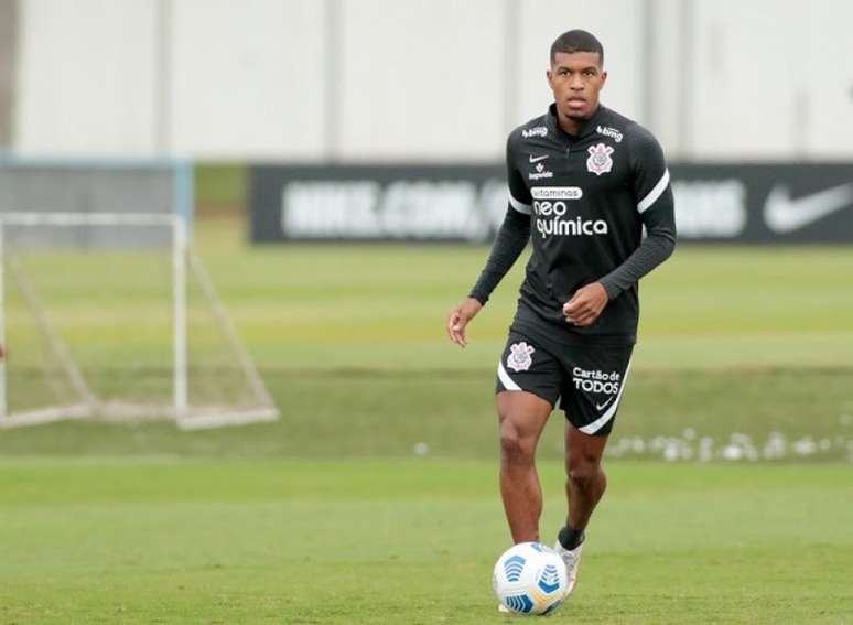 Léo Natel sofreu uma luxação no ombro esquerdo contra o Red Bull Bragantino (Foto: Rodrigo Coca/Ag. Corinthians)