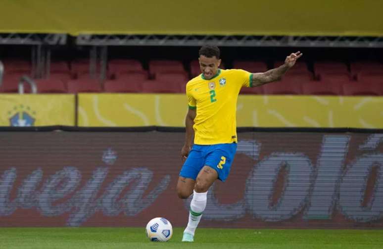 'Posso dizer que me encontro na minha plenitude física, técnica e mental da carreira', diz Danilo (Foto: Lucas Figueiredo / CBF