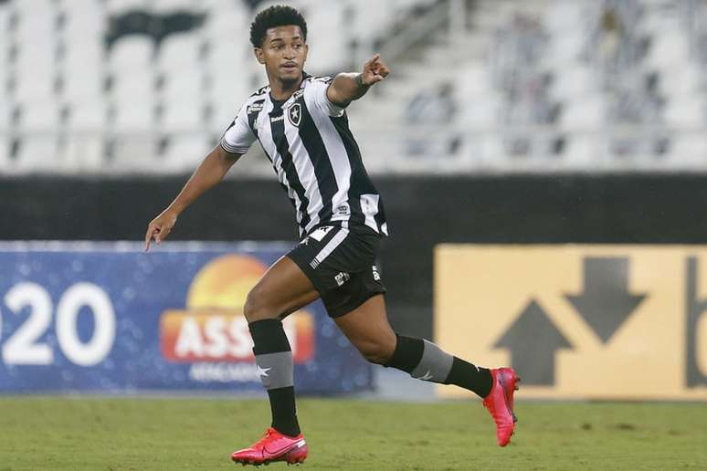 Warley chegou no Botafogo em fevereiro de 2020 (Foto: Vítor Silva/Botafogo)