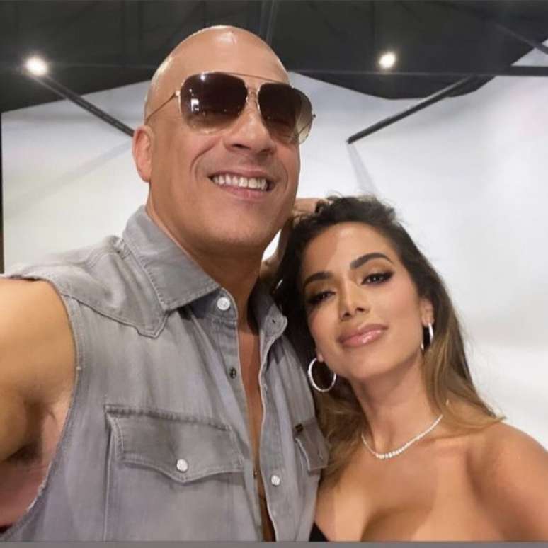 Anitta confirma música para trilha de 'Velozes e Furiosos 9' ao posar com Vin Diesel