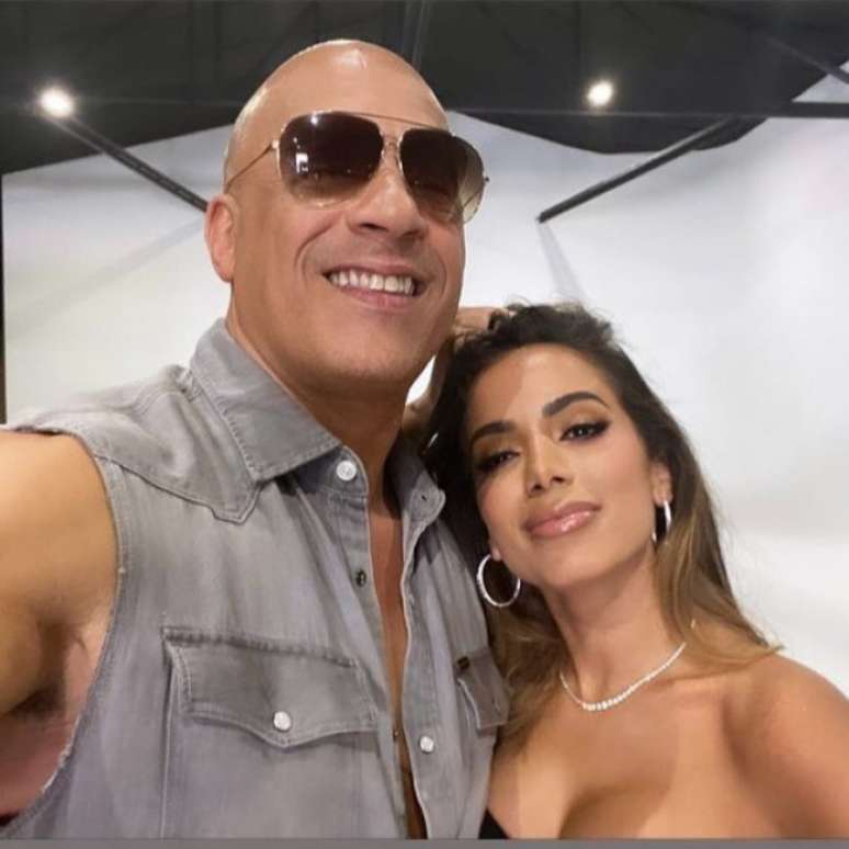 Anitta confirma m&uacute;sica para trilha de 'Velozes e Furiosos 9' ao posar com Vin Diesel