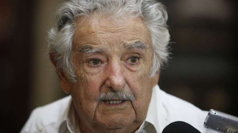 José Mujica apoiou Castillo, mas há diferenças notórias entre o que ele fez como presidente do Uruguai e o que Castillo propõe para o Peru