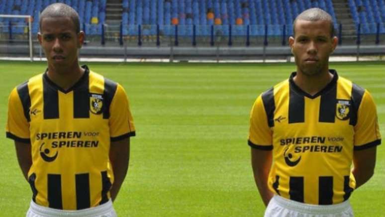 Anderson e o irmão Alex na época do Vitesse, da Holanda (Divulgação)