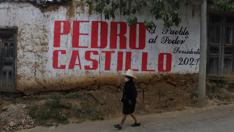 Castillo contou com o apoio de movimentos sociais peruanos na sua rápida ascensão ao poder