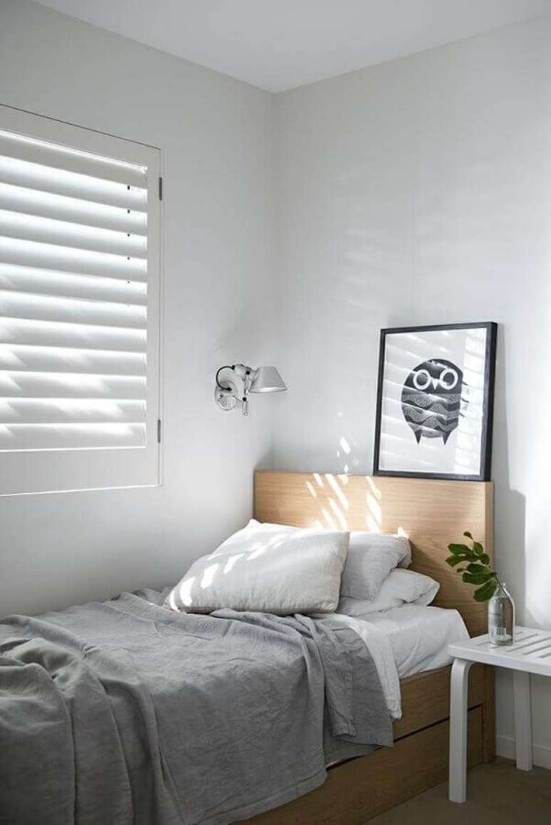 29. Decora&ccedil;&atilde;o minimalista para quarto de homem simples &ndash; Foto: Apartment Therapy