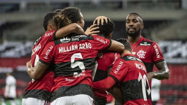 Classificado! Rubro-Negro vence o Coritiba pela segunda vez e avança na Copa do Brasil (Foto: Alexandre Vidal/CRF)