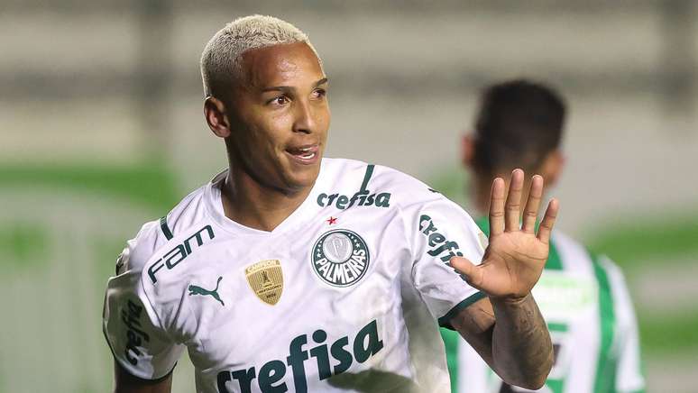 Deyverson marcou na vitória do Palmeiras contra o Juventude