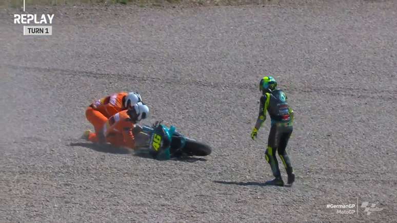 Valentino Rossi escapou de lesões no tombo na curva 1 