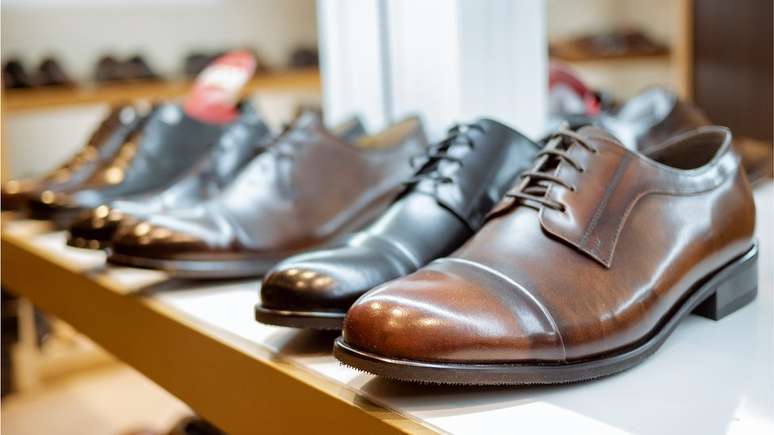 Paulo foi a um shopping comprar par de sapatos para participar de reuni&atilde;o e horas depois estava em uma delegacia registrando boletim de ocorr&ecirc;ncia