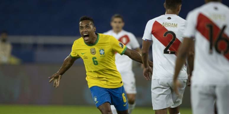Alex Sandro foi um dos destaques do Brasil na goleada por 4 a 0 sobre o Peru (Lucas Figueiredo/CBF)