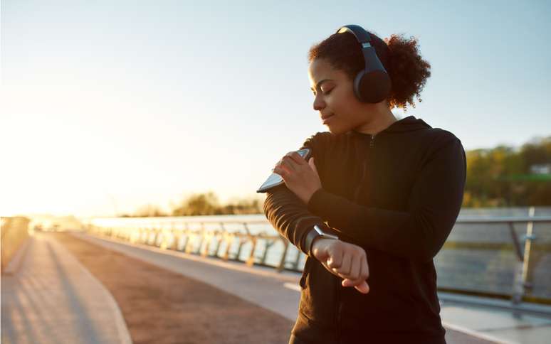 Celular x treino: como o uso do aparelho atrapalha a atividade física?