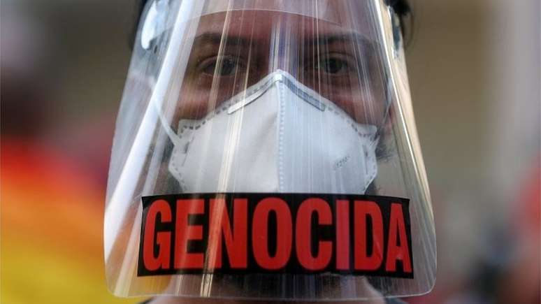 Organizadores dos atos contra Bolsonaro incentivam o uso de máscaras e o distanciamento social