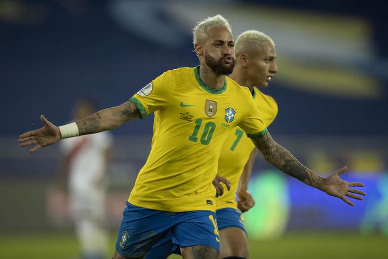 Neymar teve grande atuação na partida contra o Peru