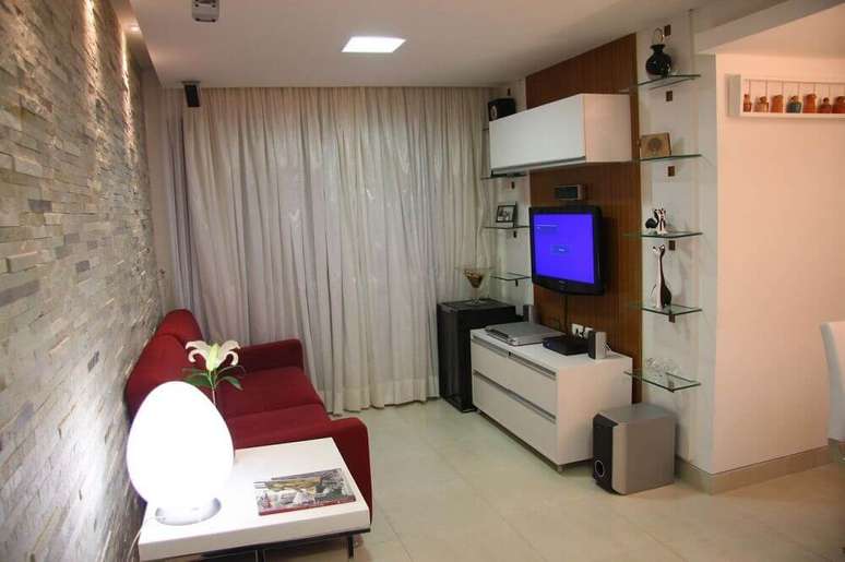 56. Decora&ccedil;&atilde;o simples para sala