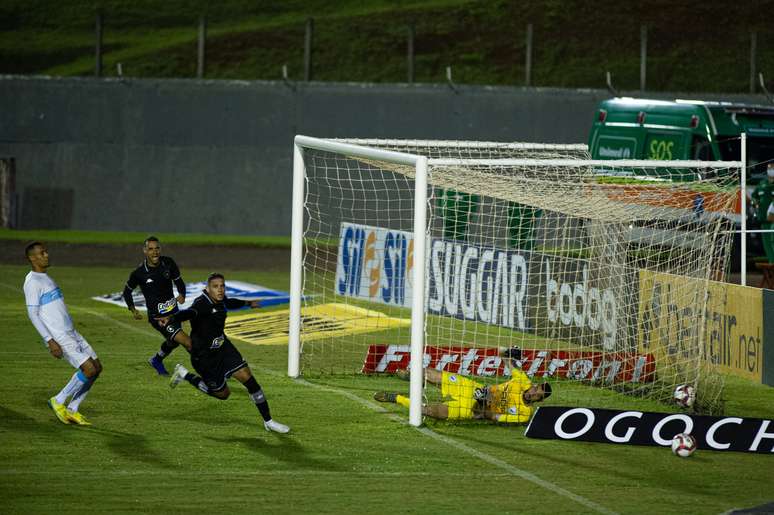 Botafogo empata com o Londrina pela quarta rodada do Campeonato Brasileiro da Série B