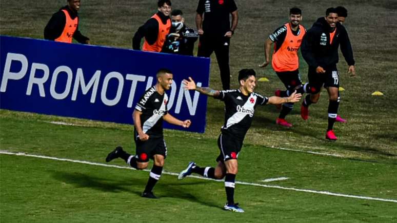 Cano marcou o seu décimo gol na temporada e é o artilheiro do Vasco (Foto: Thiago Mendes/W9 Press/LancePress!)
