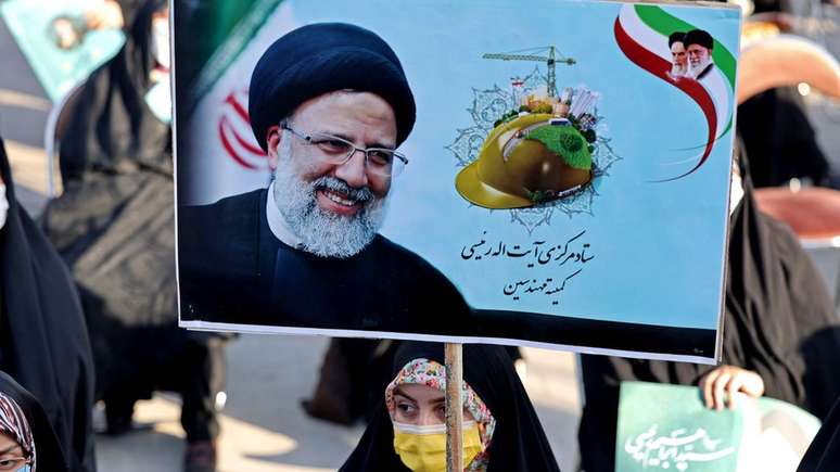 Ebrahim Raisi é um clérigo linha-dura próximo ao aiatolá Ali Khamenei, líder supremo do país.