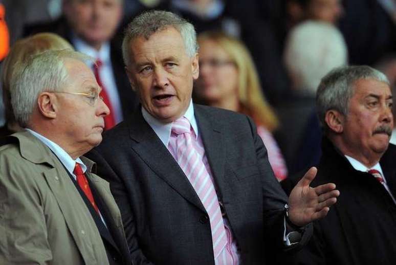Rick Parry foi CEO da Premier League (Foto: ANDREW YATES/AFP)
