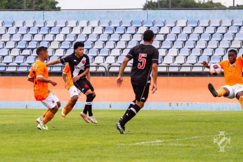 Emerson Urso fez o gol da vitória vascaína sobre o Nova Iguaçu pela Taça Guanabara Sub-20 (Vitor Brügger/Vasco)