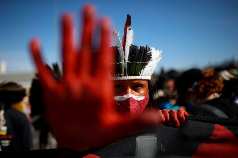 Indígenas participaram da manifestação contra Bolsonaro em Brasília