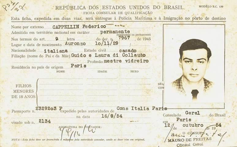 Ficha consular de Federico Cappellin, um dos suspeitos pela morte de Anita; o rapaz, nascido na It&aacute;lia, sonhava com a carreira de ator e distribuiu aut&oacute;grafos na sa&iacute;da da delegacia