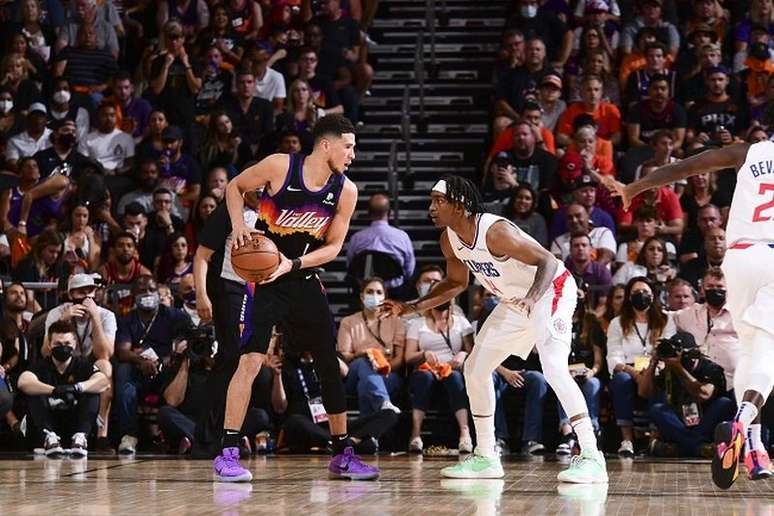 Devin Booker4_Easy-Resize.com