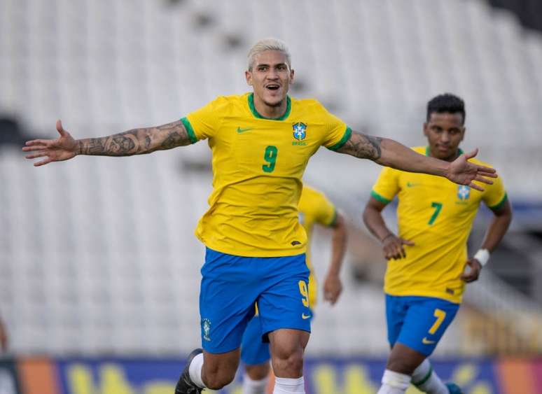 Nos últimos dois amistosos pela Seleção olímpica, Pedro foi titular e marcou três gols (Foto: Ricardo Nogueira / CBF)