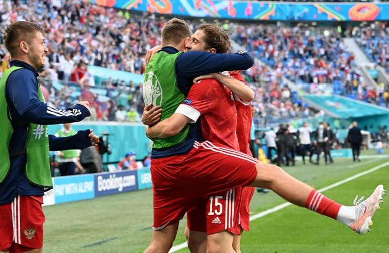 Rússia está em boa posição em busca de vaga nas oitavas de final (Foto: Kirill KUDRYAVTSEV / POOL / AFP)