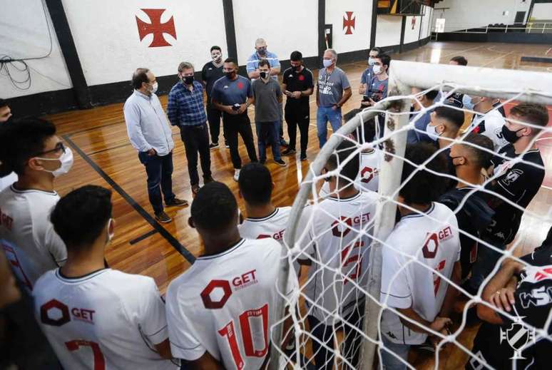 O presidente Jorge Salgado comemorou o retorno do futsal de forma autossustentável (Foto: Rafael Ribeiro/Vasco)