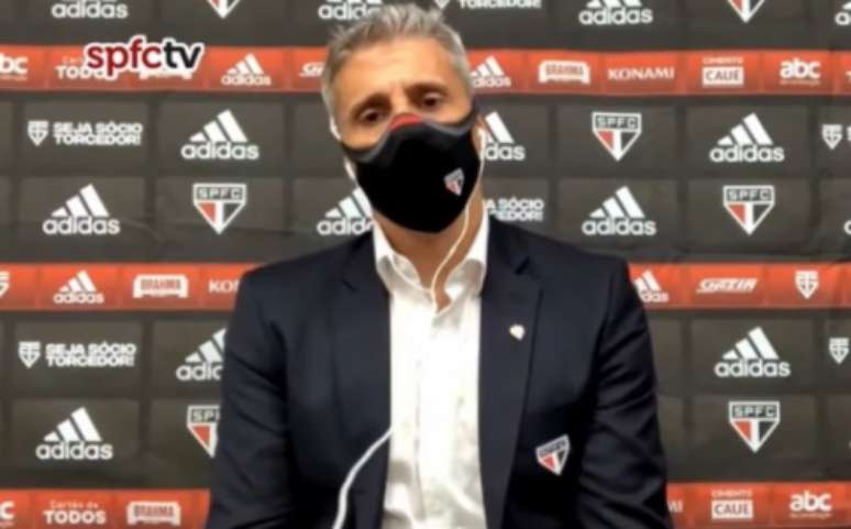 Crespo durante coletiva (Foto: Reprodução/ SPFCTV)