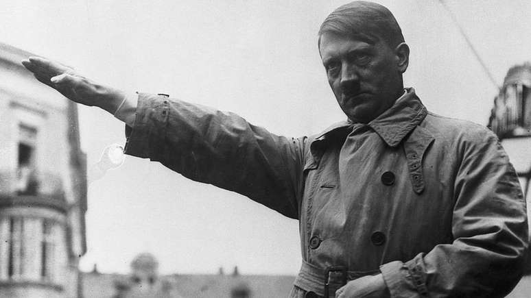 Reich de 1.000 anos prometido por Hitler chegou ao fim após 12 anos