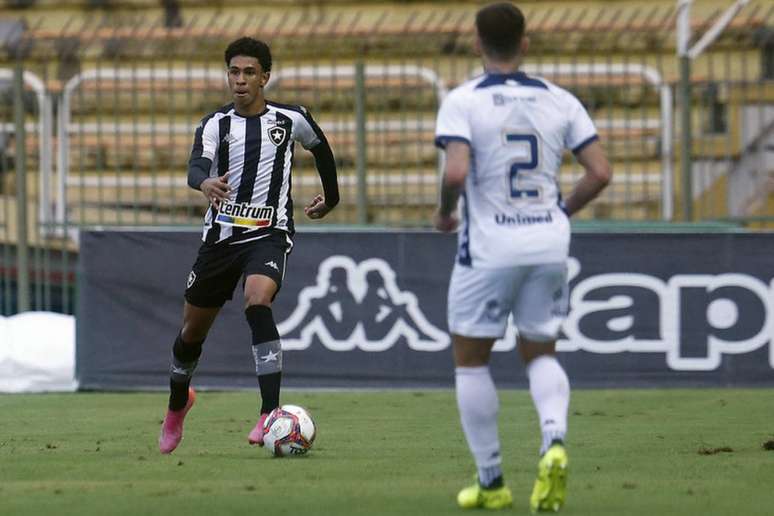 Paulo Victor em ação pelo Botafogo (Foto: Vítor Silva/Botafogo)